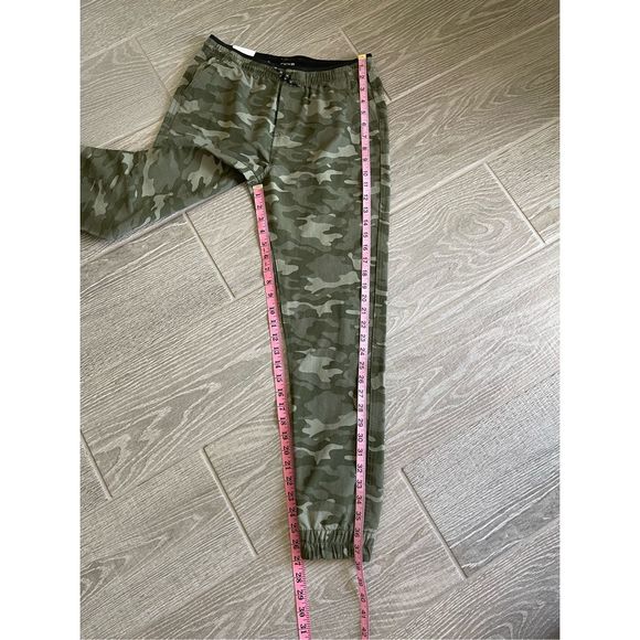 JOE'S JEANS The Jogger Slim Fit In Camo Print Size Large NWT - Picture 11 of 11